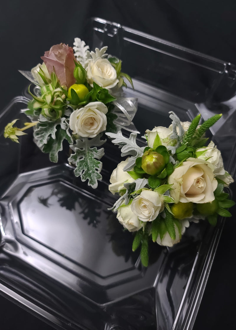 Corsages (call to pre-order)