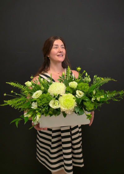  large bouquet of green and white flowers against in Stoney creek Fast delivery same day Hannon Hamilton 