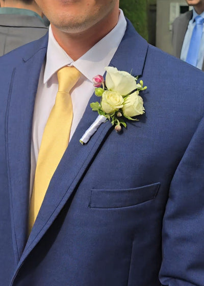 Boutonniere (call to pre-order)