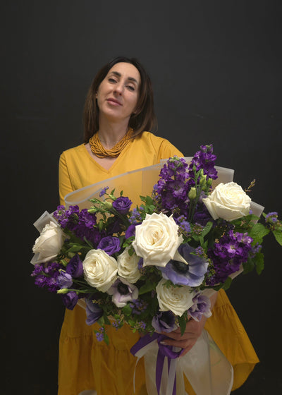Hamilton Ontario fast flower delivery a bouquet of white and purple flowers 